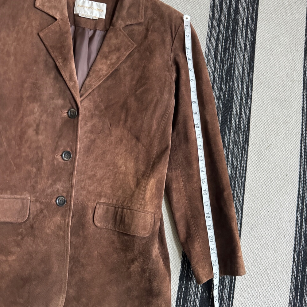 Margaret Godfrey Brown Garment - Picture 9 of 13